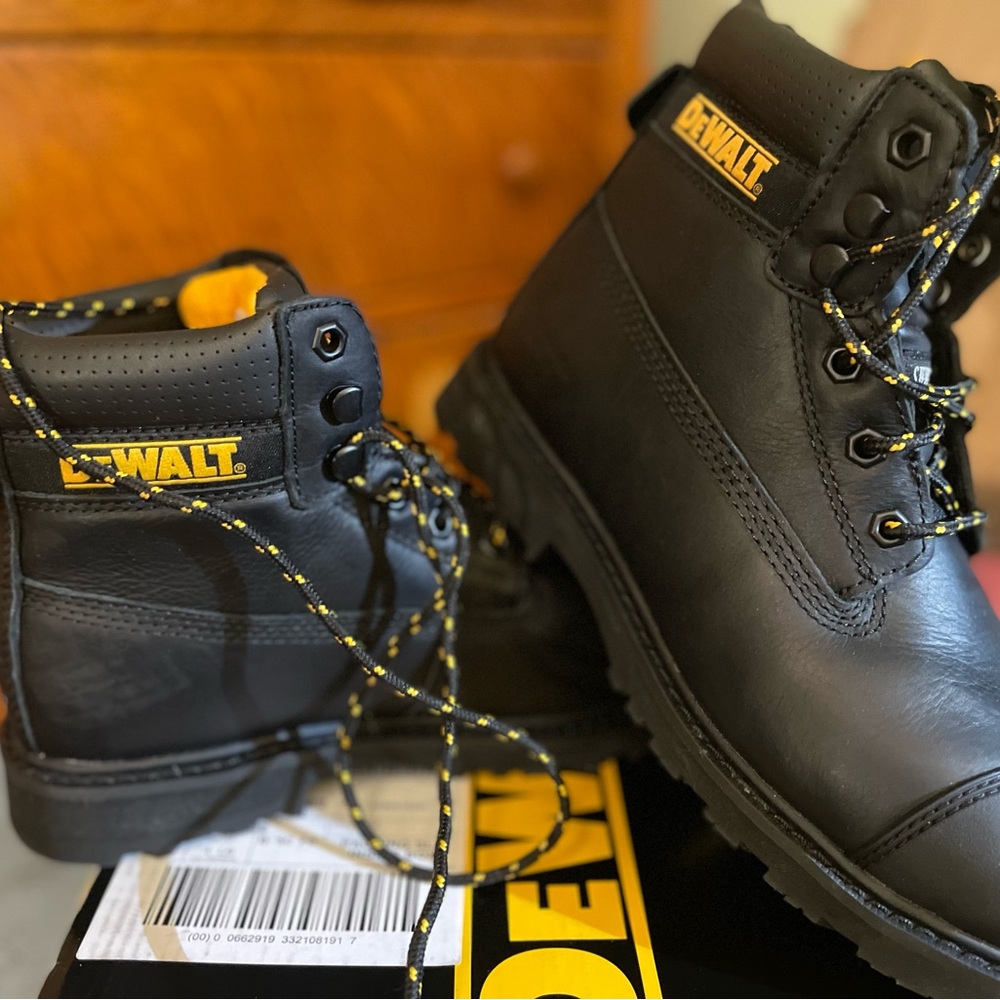 DeWalt steel toed work boots Men’s 8.5